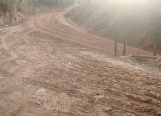 Estrada sem asfalto da Penitenciária de Mairinque dificulta acesso de funcionários e moradores