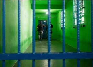 PCC monta RH, setor para prisões femininas e curso de fazer bomba