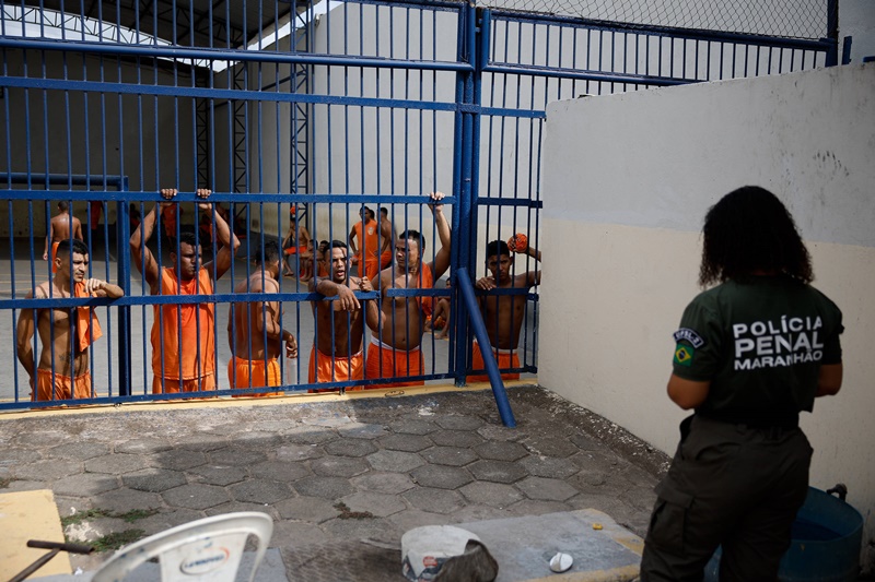 PEC presídios - Cortada