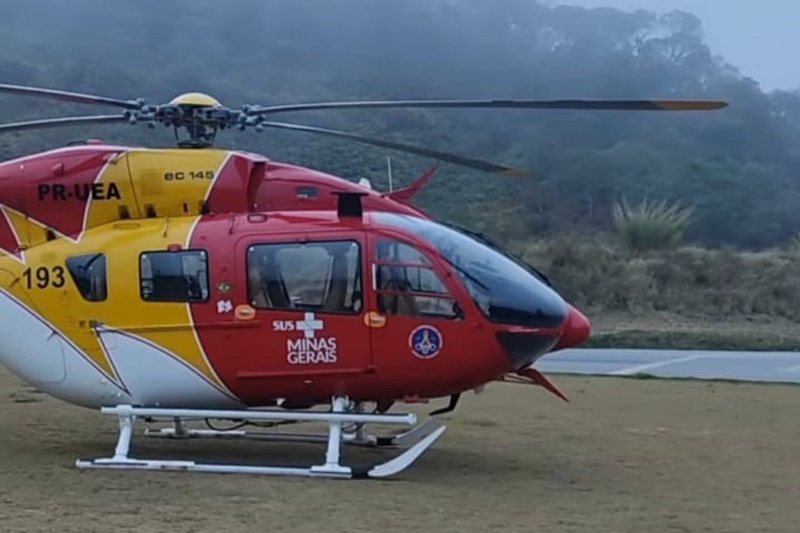 Helicóptero bombeiros - Cortada